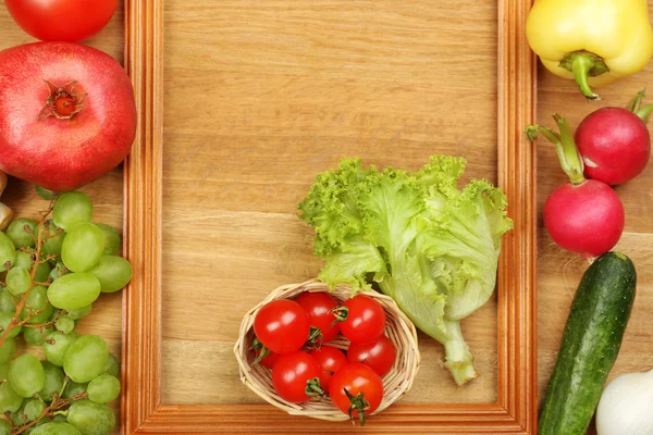 Meyve ve sebze ile çerçeve — Stok fotoğraf
