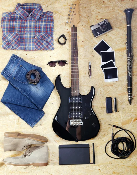 Equipamiento musical, ropa y calzado — Foto de Stock