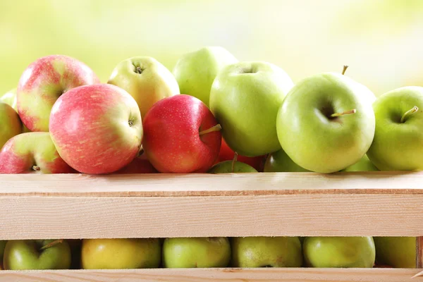 Saftige Äpfel, Nahaufnahme — Stockfoto