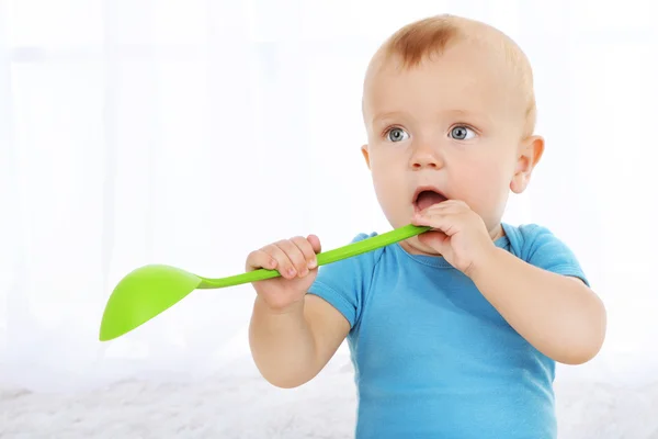 Schattig baby jongen — Stockfoto