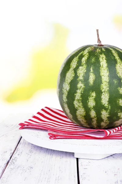Wassermelone auf Serviette am Stand — Stockfoto