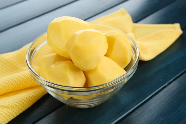 Raw peeled potatoes — Stock Photo, Image