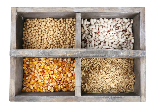 Cereais em caixa de madeira fechar — Fotografia de Stock