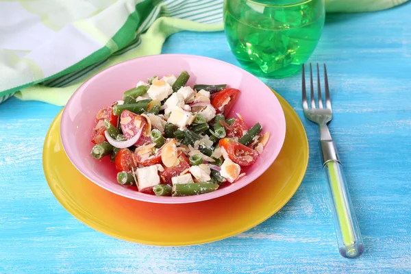 Petit déjeuner frais avec salade de légumes — Photo