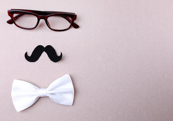 Lunettes, moustache et noeud papillon — Photo