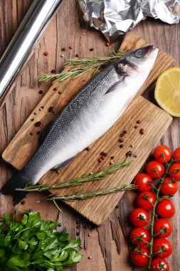 sabrosos pescados en primer plano de la mesa