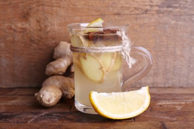 Limonlu zencefil içki fincan