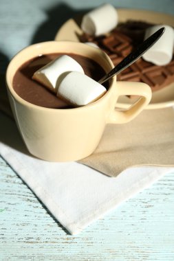 Şekerlemeli sıcak çikolata.