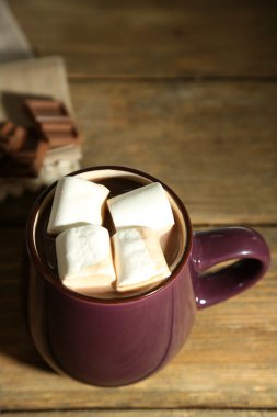 Şekerlemeli sıcak çikolata.