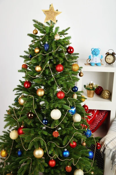 Geschmückter Weihnachtsbaum — Stockfoto