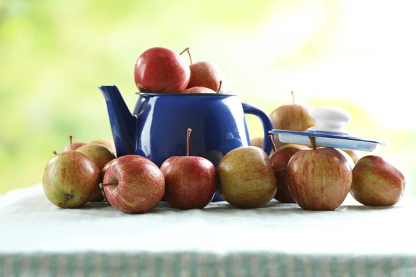 Manzanas jugosas, primer plano —  Fotos de Stock