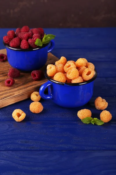 Red and yellow raspberries — Stock Photo, Image