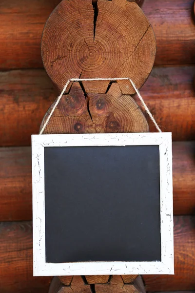 Schild hängt am Zaun — Stockfoto