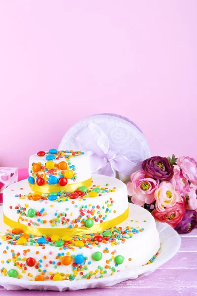 Beautiful tasty birthday cake — Stock Photo, Image