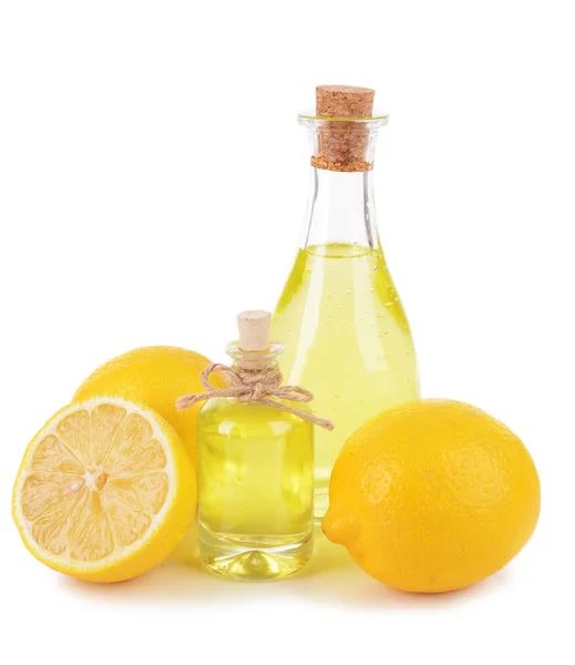 Olio di limone isolato su bianco — Foto Stock