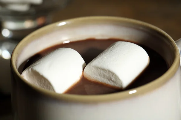 Heiße Schokolade mit Marshmallows — Stockfoto