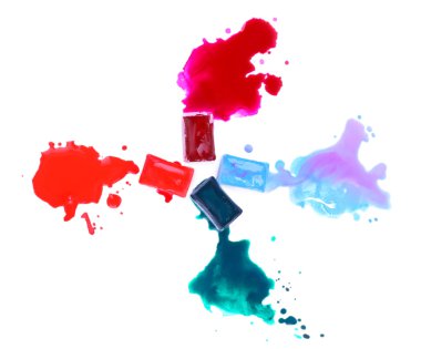 Suluboya boya küpleri