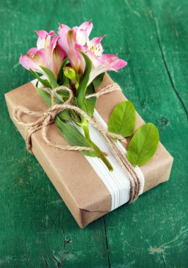 doğal tarzı el işi hediye kutusu