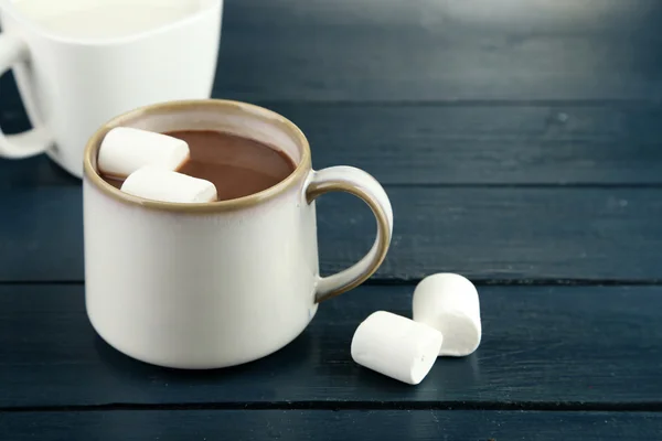 Heiße Schokolade mit Marshmallows — Stockfoto