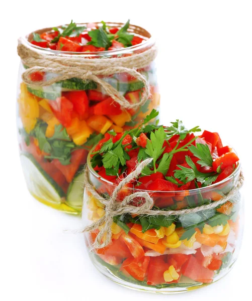 Salade de légumes dans un pot en verre — Photo