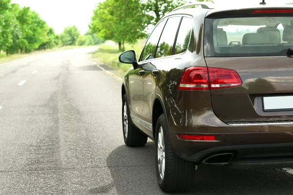 Carro na estrada — Fotografia de Stock