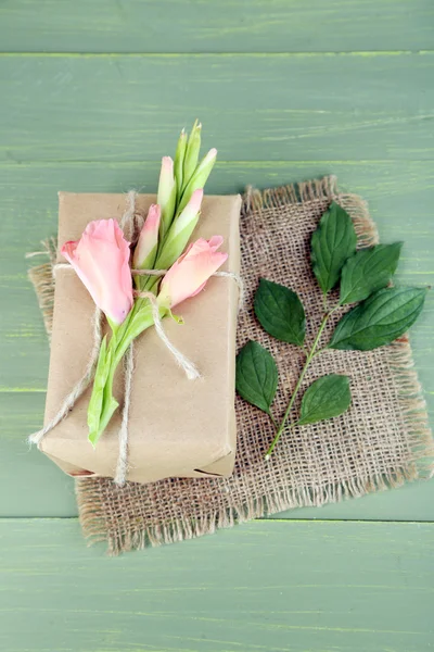 Natural style handcrafted gift box — Stock Photo, Image