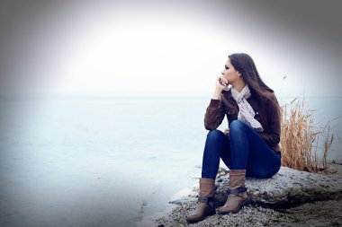 ciddi Bayan Nehri yakınında