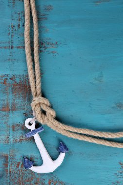 ahşap zemin üzerinde deniz düğüm