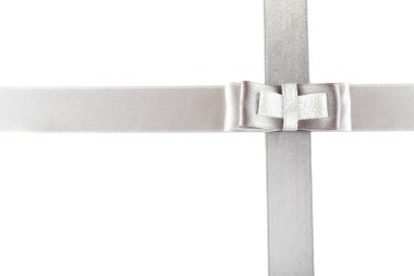 gri ve gümüş şerit ve üzerinde beyaz izole yay