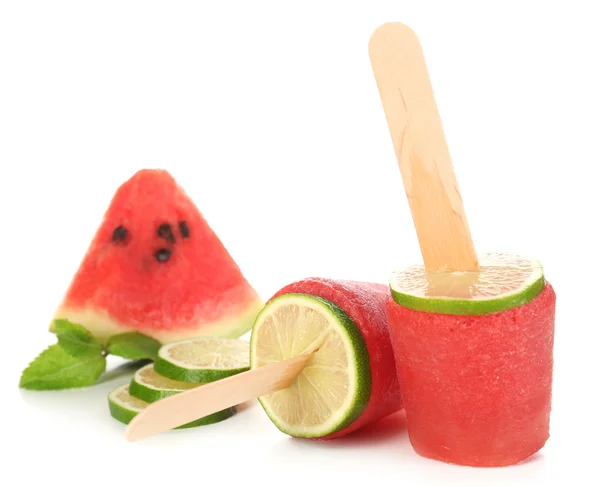 Wassermeloneneis, isoliert auf weißem Eis — Stockfoto