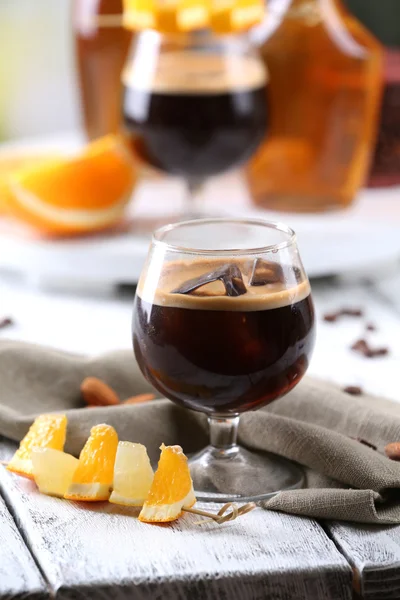 Espresso cocktail serveras på bord — Stockfoto