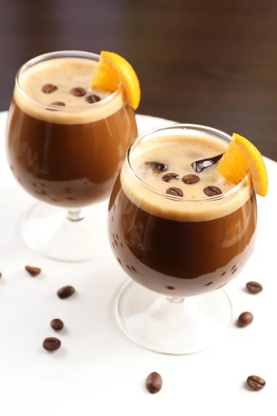 Espresso cocktail serveras på bord — Stockfoto