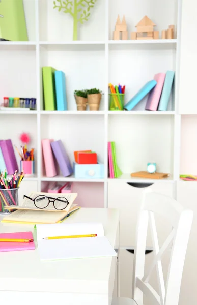 Local de trabalho em sala de aula — Fotografia de Stock