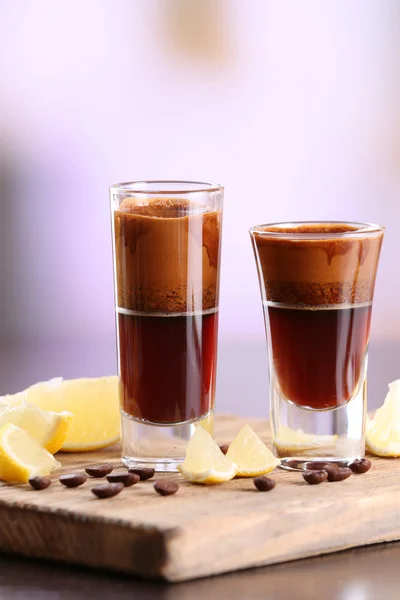 Espresso cocktail serveras på bord — Stockfoto