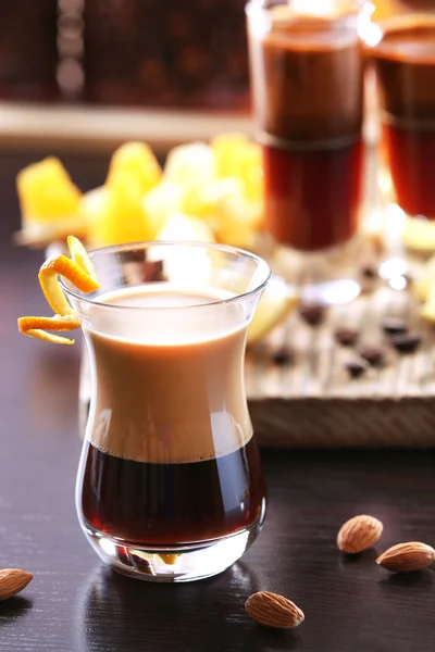 Espresso cocktail geserveerd op tafel — Stockfoto