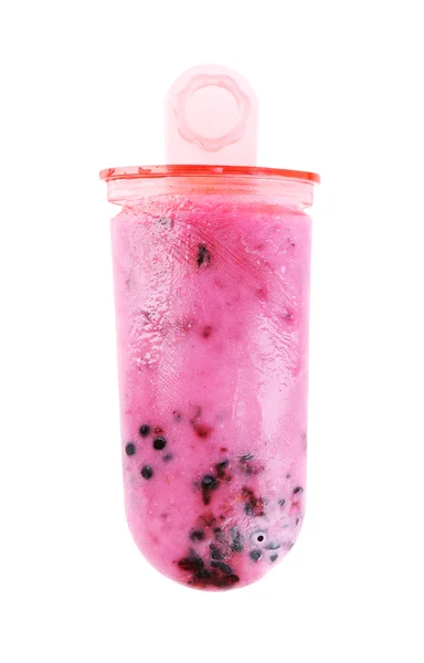 Chutná zmrzlina pop s čerstvým ovocem, izolované na bílém — Stock fotografie