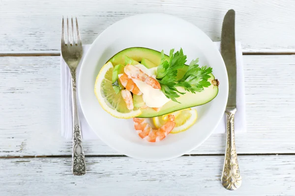 Smaklig sallad på tallriken — Stockfoto