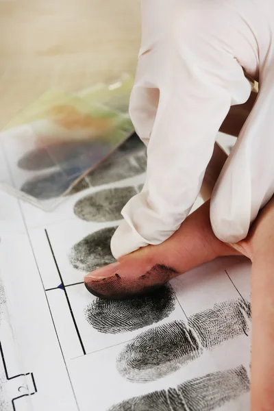 Fingerabdrücke nehmen — Stockfoto