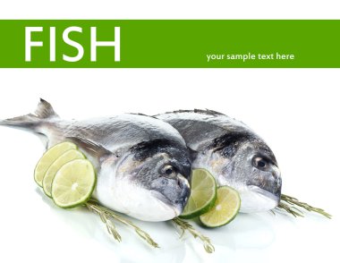 Dorado balığı limon