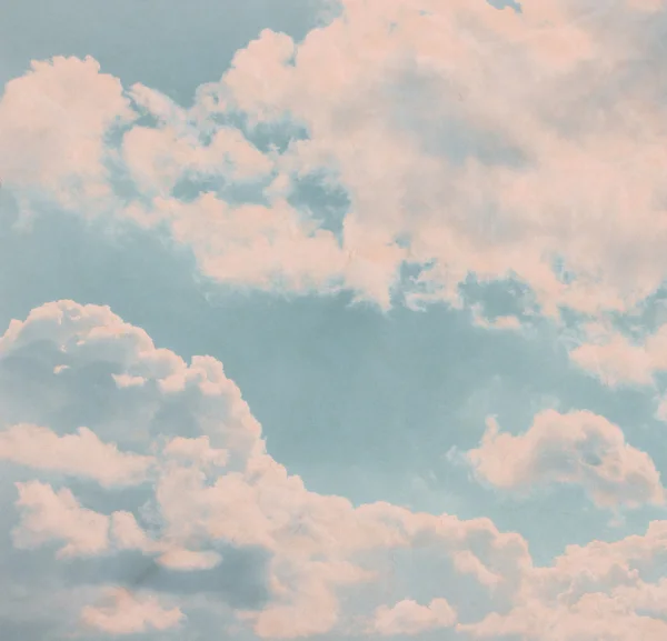 Nuvens no céu azul — Fotografia de Stock