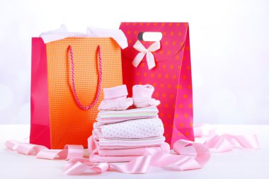 Giyim bebek ve çanta hediye