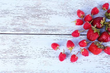 ahşap masa yakın çekim üzerinde farklı meyveler