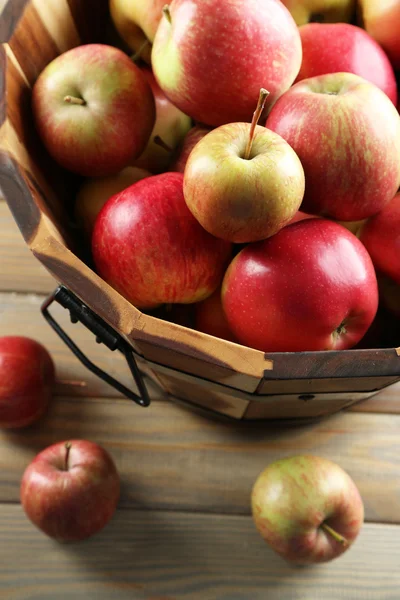 Manzanas jugosas, primer plano —  Fotos de Stock