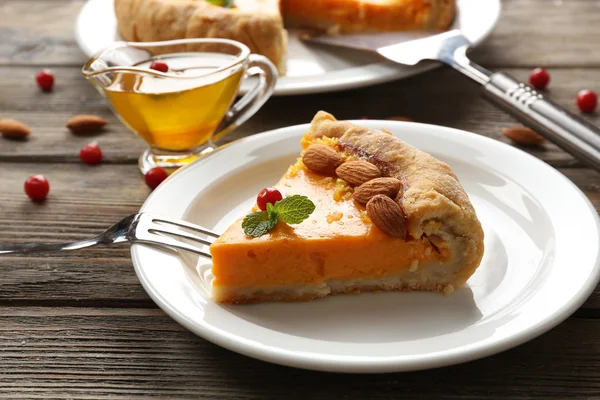 Homemade pumpkin pie on table — Stock Photo, Image