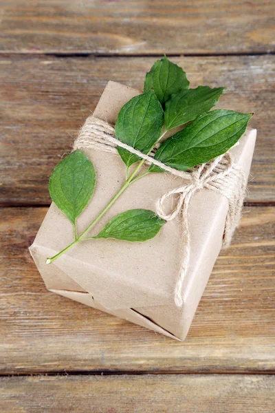 Caja de regalo artesanal de estilo natural — Foto de Stock