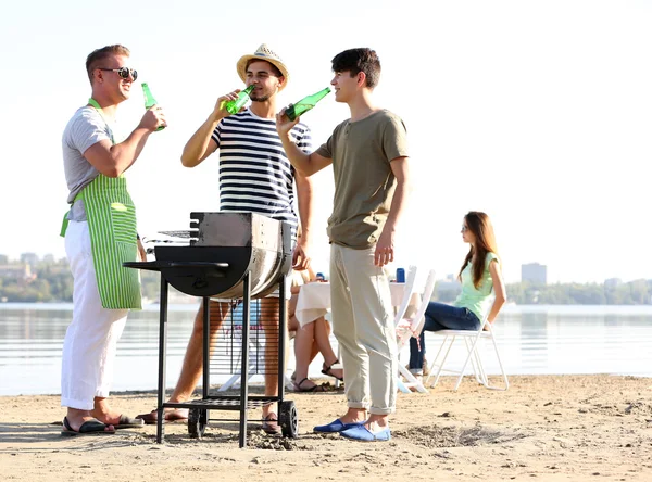 Friends having barbecue party — Stock Photo, Image