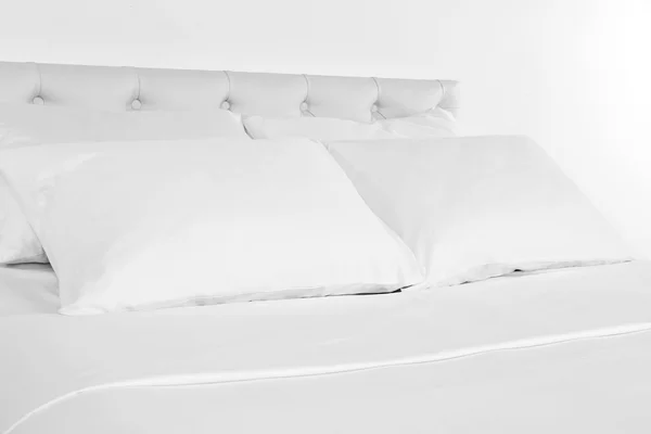 White pillows on bed — Stock Photo, Image