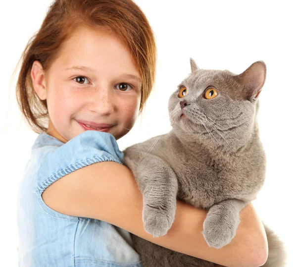 Mooi meisje met kat geïsoleerd op wit — Stockfoto