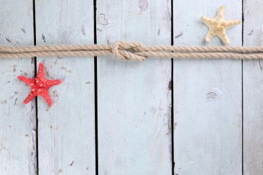 Arka plan üzerinde deniz düğüm