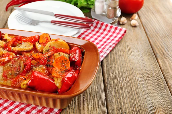 Vegetabiliska ragu på bord, närbild — Stockfoto